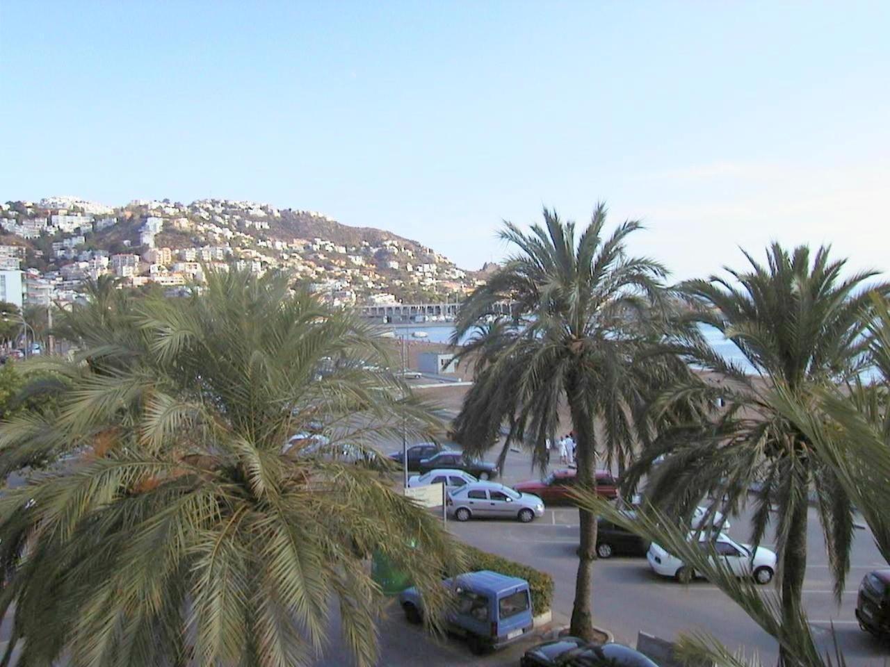 Rhode Vista Al Mar Roses